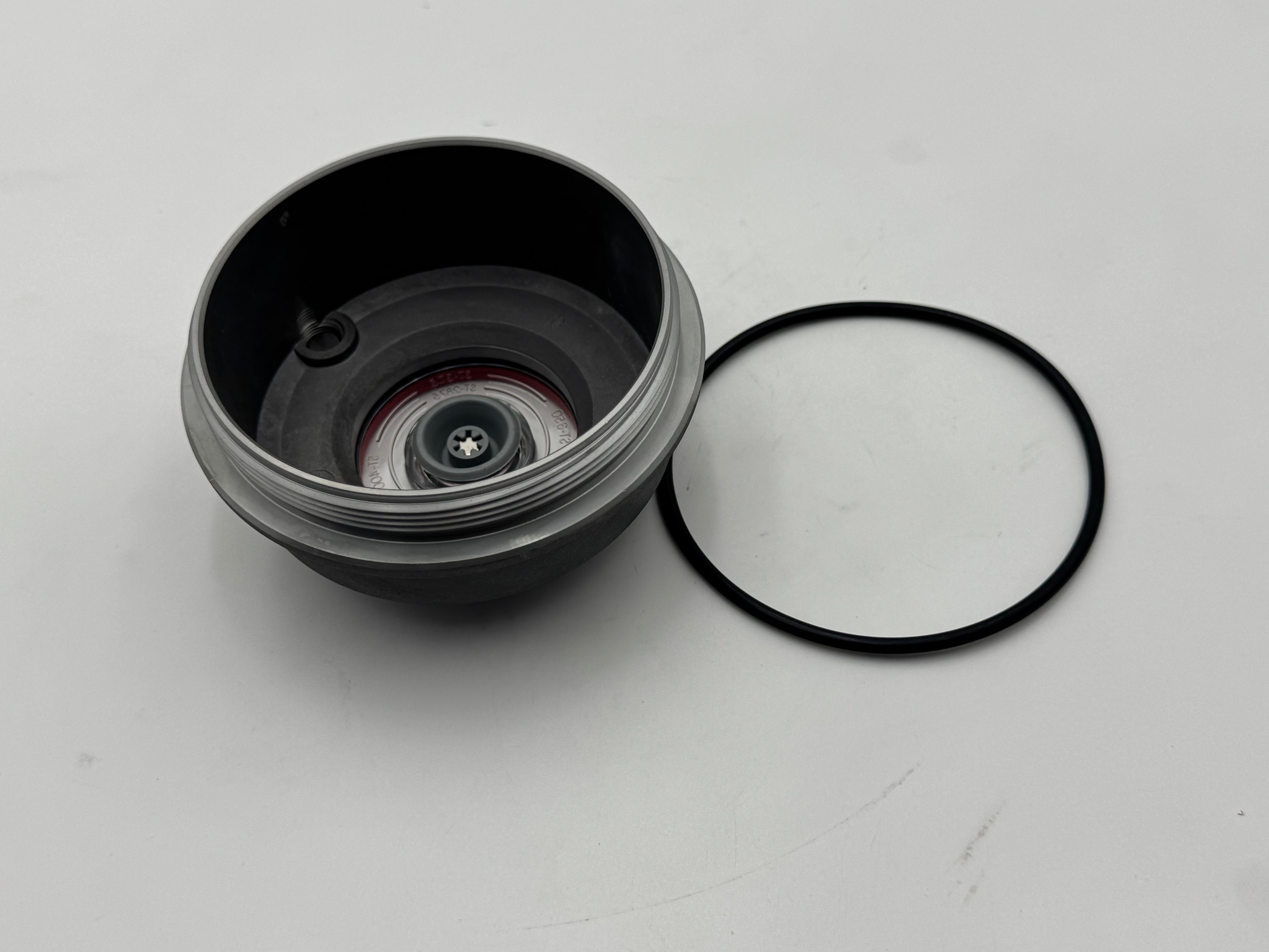 OIL007 - LIPPERT 10K -16K OIL CAP WITH OIL RING AND CENTER PLUG  ST-400-01 - Image 2